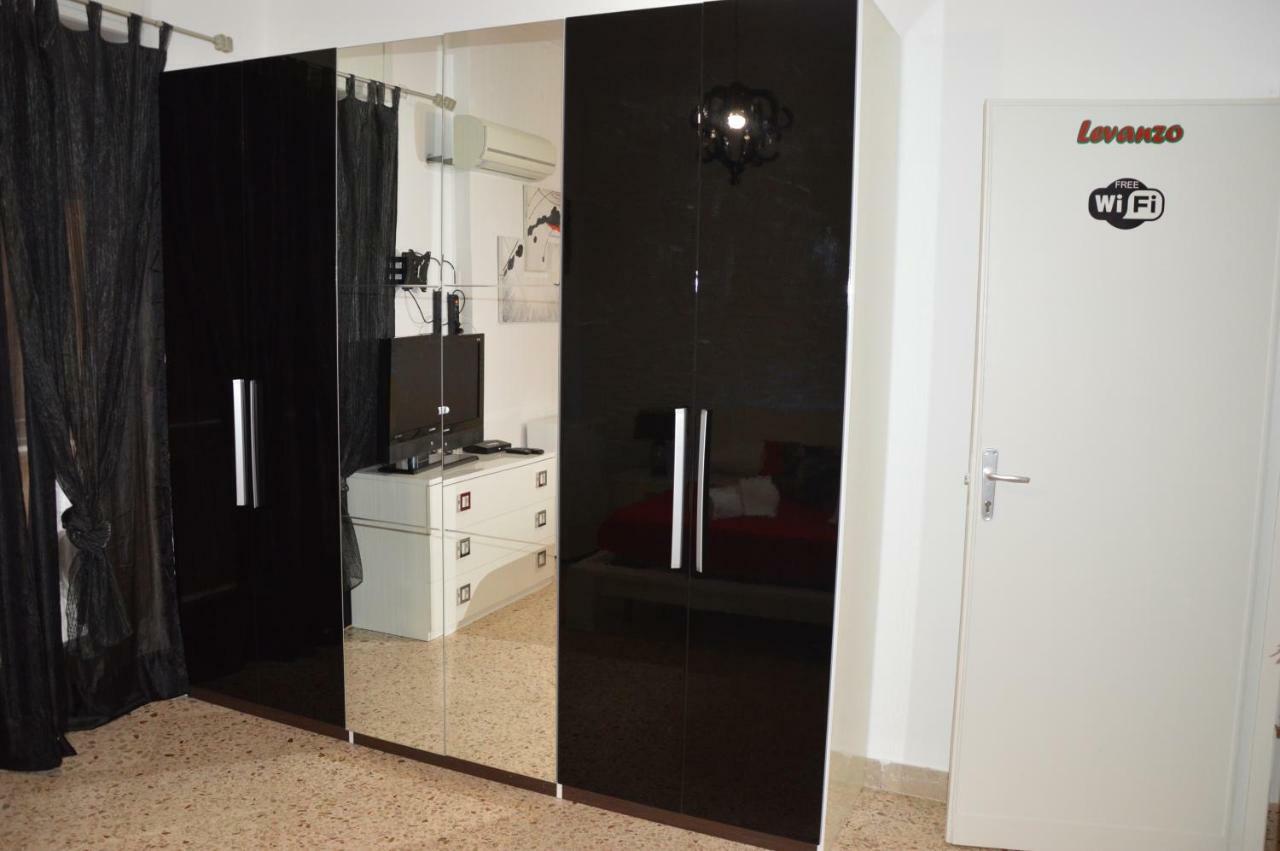 B&B Il Profumo Del Porto Trapani Eksteriør billede